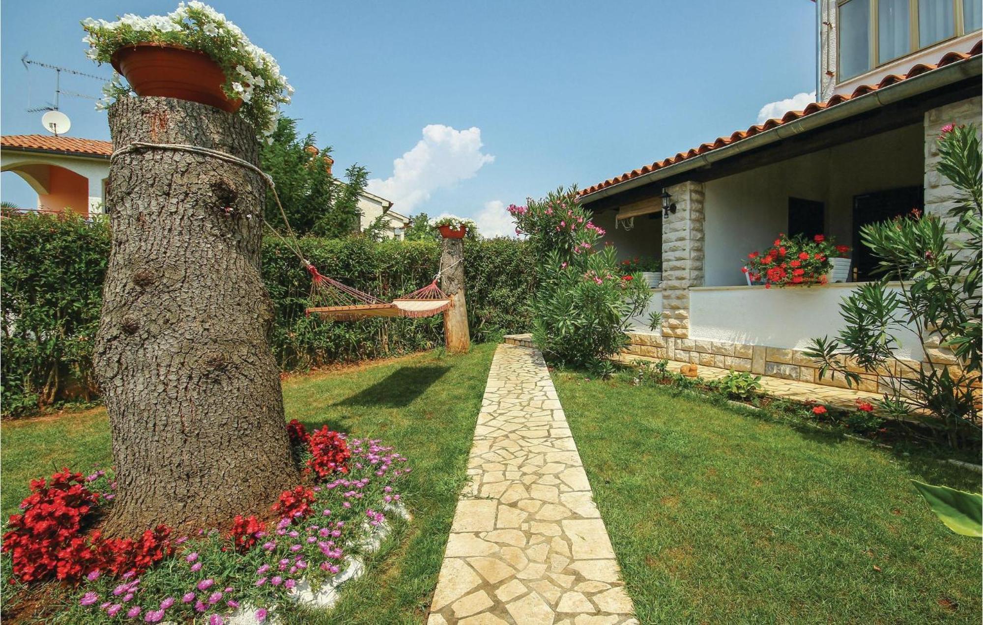 Beautiful Apartment In Porec With Wifi Bagian luar foto